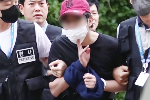 ‘여객기 비상문 난동’ 10대, 필로폰 투약 상태였다