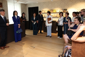 김건희 여사, 프랑스 현지 외신 만나 “대한민국과 부산에 관심 가져달라”