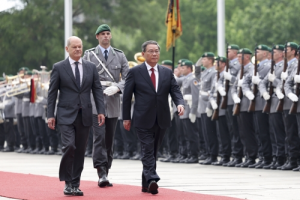美 이어 EU도 ‘첨단기술 中 투자 제동’…군사기술 전환가능 제품 수출통제