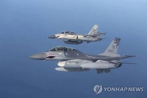 중국군 전투기. 연합뉴스