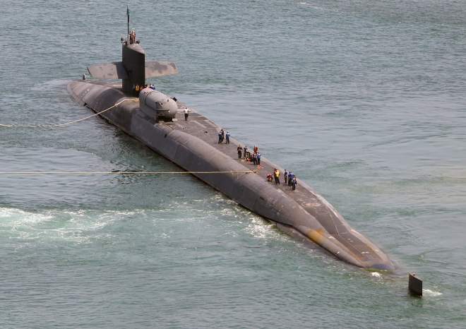 22일 오후 부산 해군작전기지에서 미국 해군의 원자력추진 순항미사일 잠수함(SSGN) ‘미시건함’이 출항하고 있다. 지난 16일 부산에 입항한 미시건함은 한국 해군과 연합특수전훈련 등을 한 것으로 전해지고 있다. 2023.6.22 연합뉴스