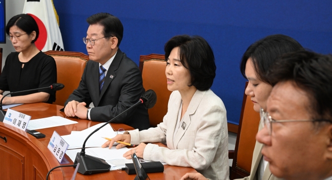 20일 국회에서 열린 민주당 혁신기구 1차 회의에서 김은경 위원장이 발언하고 있다. 2023.6.20안주영 전문기자