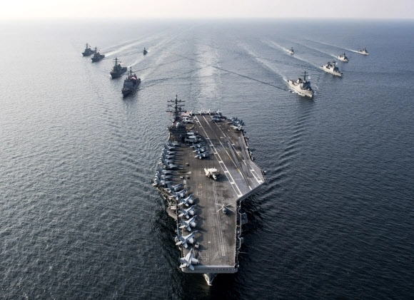 미 로널드 레이건 항모전단. 서울신문 DB
