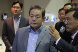 애플·지멘스 제품 뜯어본 삼성전자...5년 만에 경쟁 제품 비교전시회