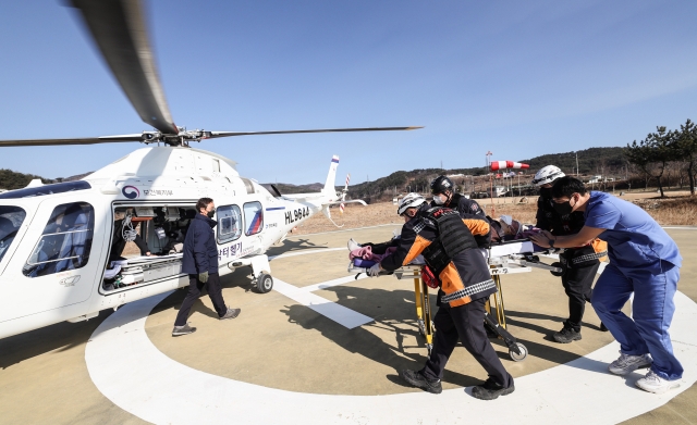 안동병원이 운영하는 경북 닥터헬기는 올 해 10년째로 그동안 2830명의 생명을 구하는 활동을 전개했다. 안동병원 제공