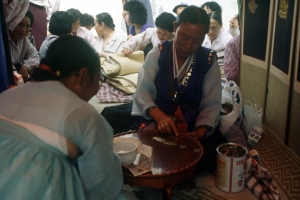 과학과 AI의 시대도 무속인 찾는 이유, 알고 보니