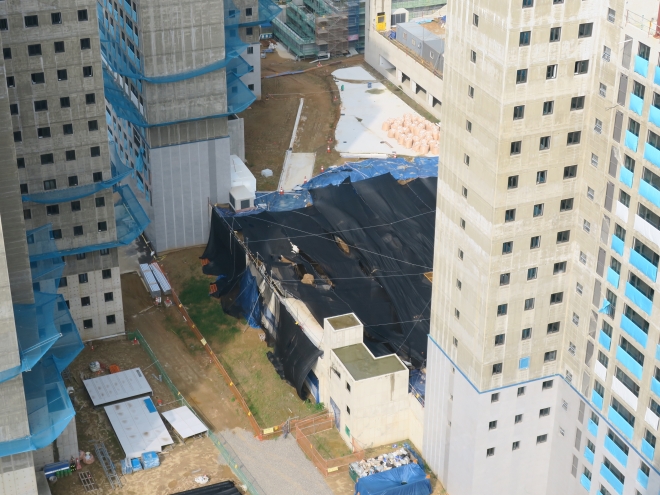 인천 계양구 검단신도시 한 아파트 건설현장에 긴장감이 흐르고 있다. 2023.7.6. 뉴시스
