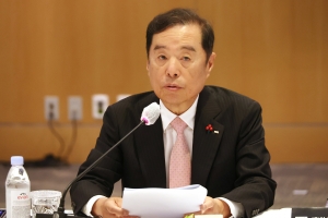 국정농단 딪고 역할 확대 모색하는 전경련…한일관계 개선 포럼 개최에, 회장 거명자는 한미관계 전문가