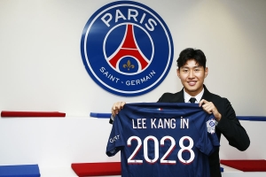 이강인 파리 입성, PSG 등번호는 19번