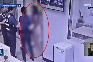 비키니 차림 美 여성들, 서울 파출소서 노출 난동…알고보니