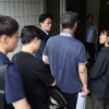 ‘5개 종목 하한가’ 주식카페 운영자 구속…“도망 염려”