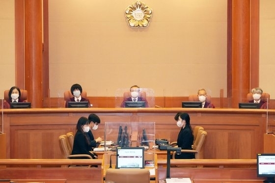 지난해 7월 헌법재판소 대심판정에서 사형제 헌법소원 사건의 공개 변론이 진행되고 있다. 연합뉴스