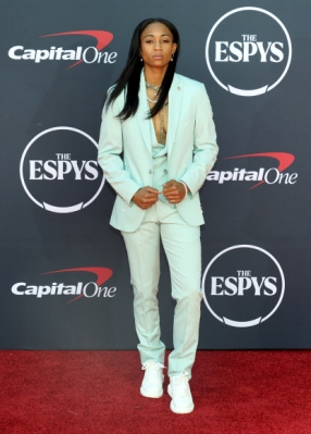 Professional WNBA basketball player Alexis Morris, of the Connecticut Sun arrives at the ESPY awards on Wednesday, July 12, 2023, at the Dolby Theatre in Los Angeles. AP 연합뉴스
