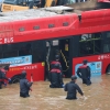 사망자 5명 나온 버스, 폭우로 노선 바꿨다 참변