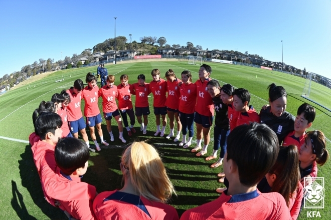 호주 켐벨 타운에서 현지 적응 훈련을 하며 여자 월드컵 개막을 기다리는 한국 여자축구 대표팀. 대한축구협회 제공