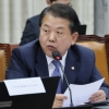 민주 김병주, ‘윤석열 참수’ 모형칼 들고 사진 촬영
