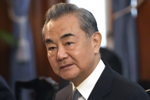 ‘불륜설’ 친강 실종 한달 만 전격 경질…왕이 외교부장 ‘재등판’