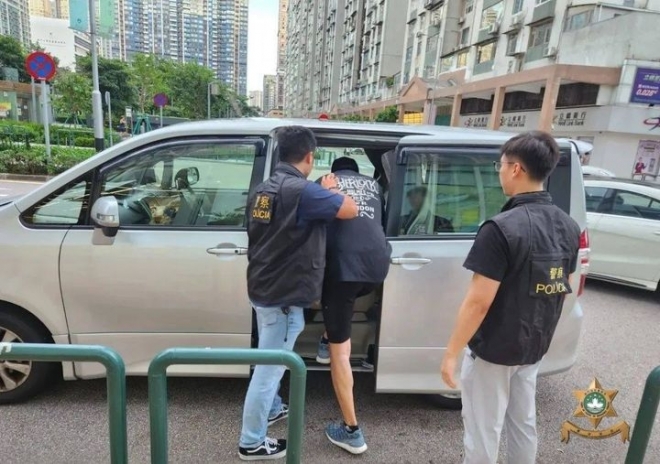 25일(한국시각) 마카오 경찰은 마카오 황조구의 한 쇼핑몰에서 20대 현지여성의 가방을 훔친 30대 한국인 남성을 체포해 검찰로 넘겼다고 밝혔다. 마카오경찰 페이스북
