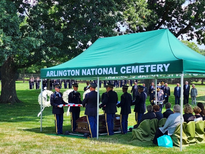 6·25전쟁 참전 용사인 로버트 세네월드 전 한미연합사 및 주한미군 사령관의 장례식.