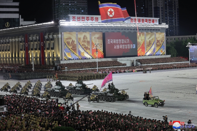 북한, ‘전승절 70주년’ 야간 열병식 개최