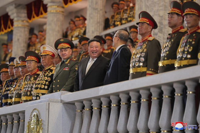 북한, ‘전승절 70주년’ 야간 열병식 개최