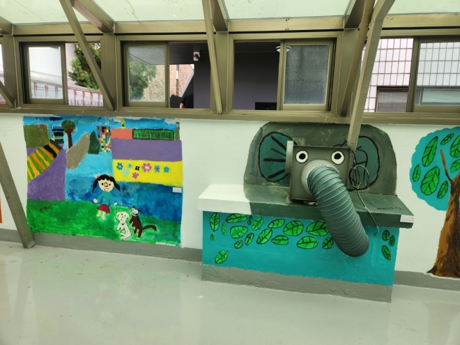 지난 26일 강남구 논현동에서 열린 성인발달장애인 벽화팀 ‘그라아미’ 첫 전시회 작품