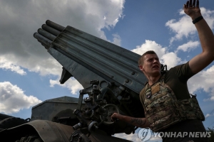 우크라이나軍, 北 무기 사용… “러시아에서 빼앗은 것”