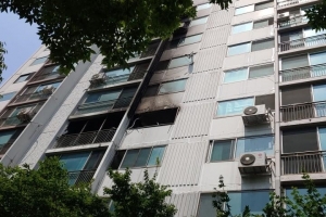 용인 15층짜리 아파트 5층서 불…“인명피해 없어”