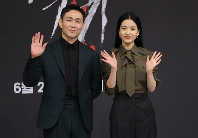 드라마 ‘악귀’의 오정세-김태리