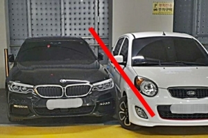 ‘민폐’ BMW 차주가 ‘응징’ 모닝 차주 머리채 잡고 지구대로