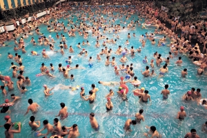 가슴·엉덩이에 손이 ‘쓱’…워터파크 성추행 주의보