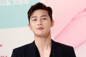 박서준, 열애설에 침묵한 까닭…“두 달간 스토커에 시달려”