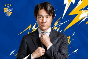 홍명보 감독, 2026년까지 호랑이 조련사