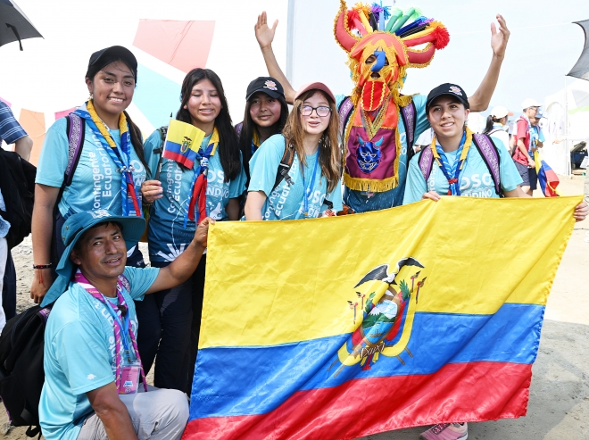 2일 전북 부안군 하서면 내 2023 새만금 세계스카우트잼버리 행사장에서 에콰도르 참가자들이 국기를 펼쳐보이고 있다. 2023.8.2 부안 오장환 기자