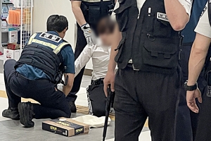 고속터미널 ‘흉기배회’ 20대男…“日만화 장난감총 소지”