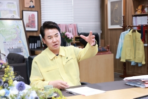 GTX 지하화·고도 완화… 운동화 닳게 뛴 도봉 영업맨 ‘우문현답’[민선 8기 1년-서울 단체장에게 듣는다]