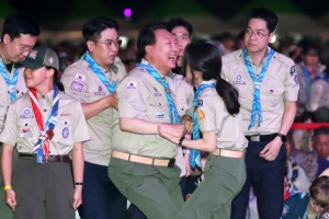 尹 지지율, 휴가 중에도 소폭 상승 ‘37.5%’…부정 ‘59.3%’ [리얼미터]