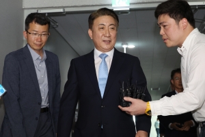 민주 ‘이동관 저지’ 총력전… 시국선언 추진·부인 증여세 탈루 의혹 제기