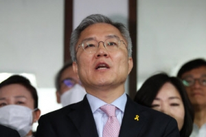 최강욱 “文, 윤석열 검찰총장 임명 후회한다고 했다”