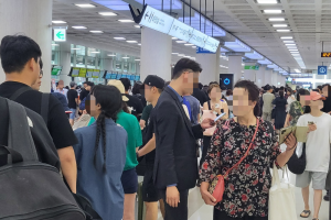 “결항 소식에 일찍 올라가요”… 혼잡했던 제주공항 썰물빠지듯 승객들 빠져나갔다