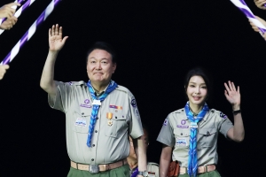 尹대통령, 한덕수 총리에 “잼버리 대원 끝까지 챙겨달라”