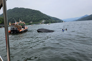 경기 가평군 청평호서 ‘제트스키’ 전복…3명 구조
