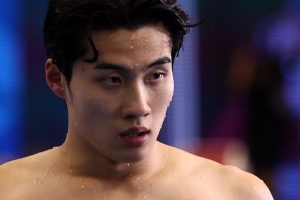 황선우, 80대 노인 백미러로 치고 30분 뒤 돌아와 “내가 사고”