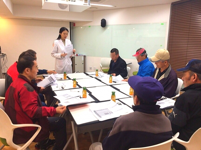 양천구 목동보건지소에서 구민들이 맞춤형 건강교육을  받고 있다. 2023.8.14  양천구 제공