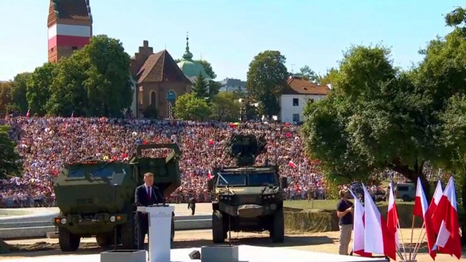안제이 두다 폴란드 대통령이 15일(현지시간) ‘국군의 날’ 열병식에서 연설하고 있다. 2023.8.15 우크라이나 나우