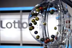 ‘1등 돼도 집 못 산다’는 요즘 로또…국민에게 묻는다 “당첨금 얼마면 적당?”