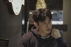 “승무원과 술자리”…40대 미남배우 실명 밝혀졌다