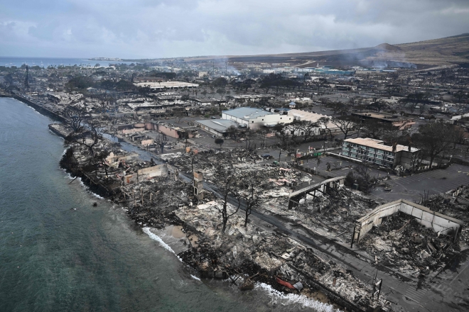 10일(현지시간) 항공 촬영된 미국 하와이주 마우이섬 산불 주요 피해지역인 라하이나. 2023.8.10 AFP 연합뉴스
