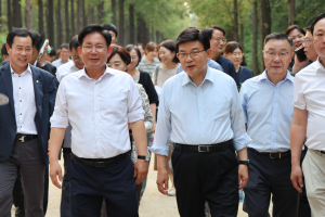 꽃에 반하고 시에 취하는 ‘난지 테마관광 숲길’