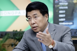 “역동적인 변화 맞은 송파… ‘명품도시’ 비전 뚝심 있게 추진할 것” [민선 8기 1년-서울 단체장에게 듣는다]